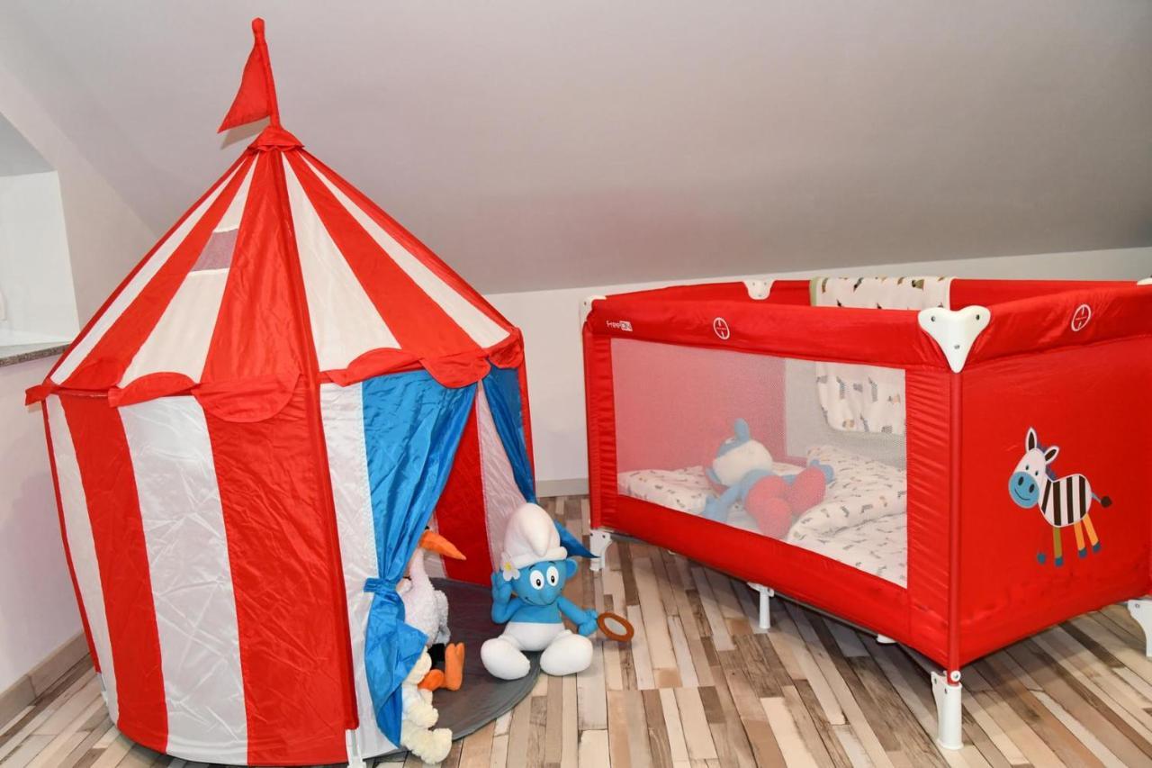 Holiday House Vikend Polzela Bagian luar foto